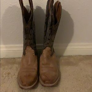 Like new only used once Ariat boots